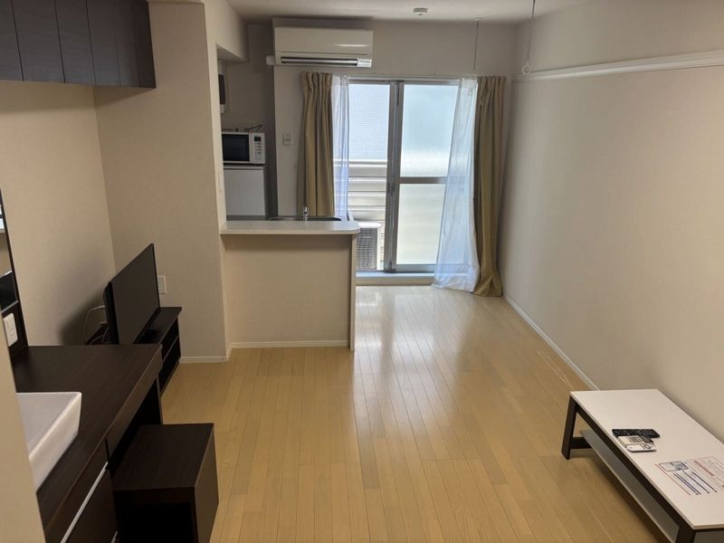 MIRANDA J Viretta II Phòng khách