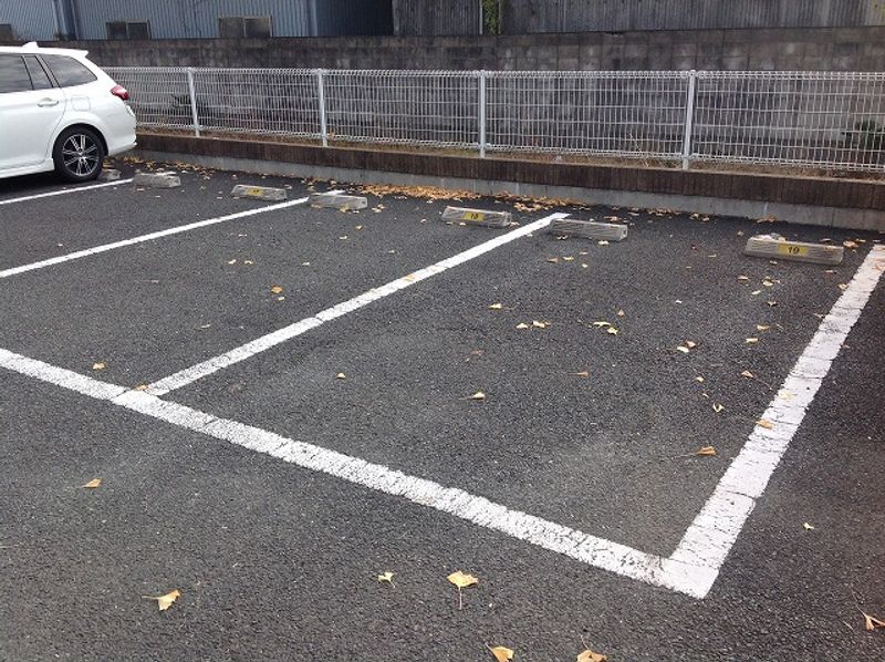 レオネクストクラジヤイ 駐車場