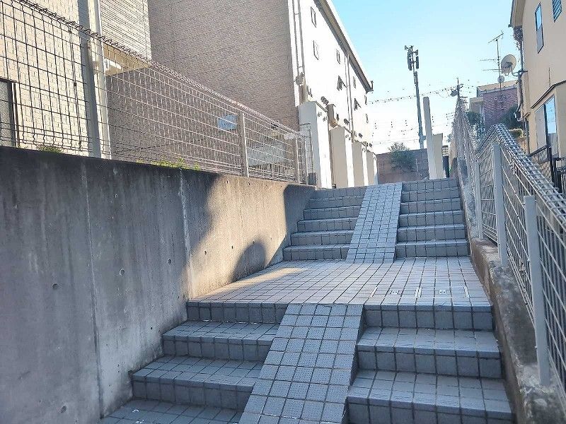 レオネクスト成城壱番館 エントランス