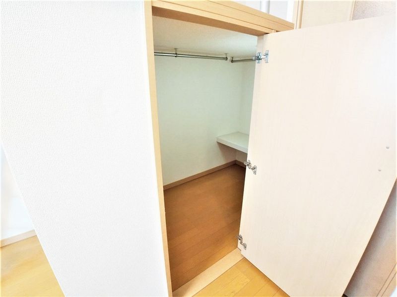 レオパレスアストライア 収納