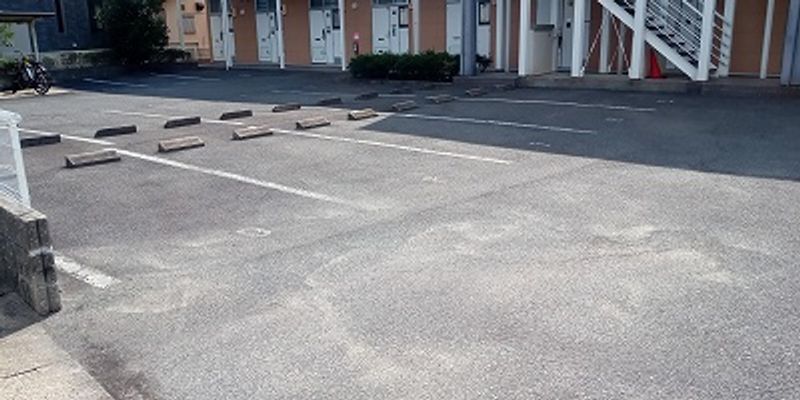 レオパレス中川 駐車場