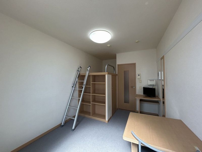 レオパレスキルシュバウム 居間