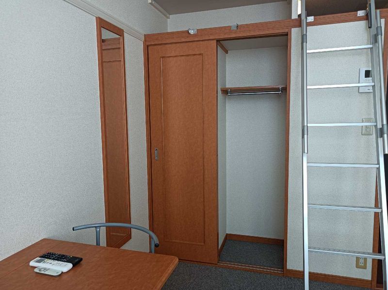レオパレスジュネス紫原 収納