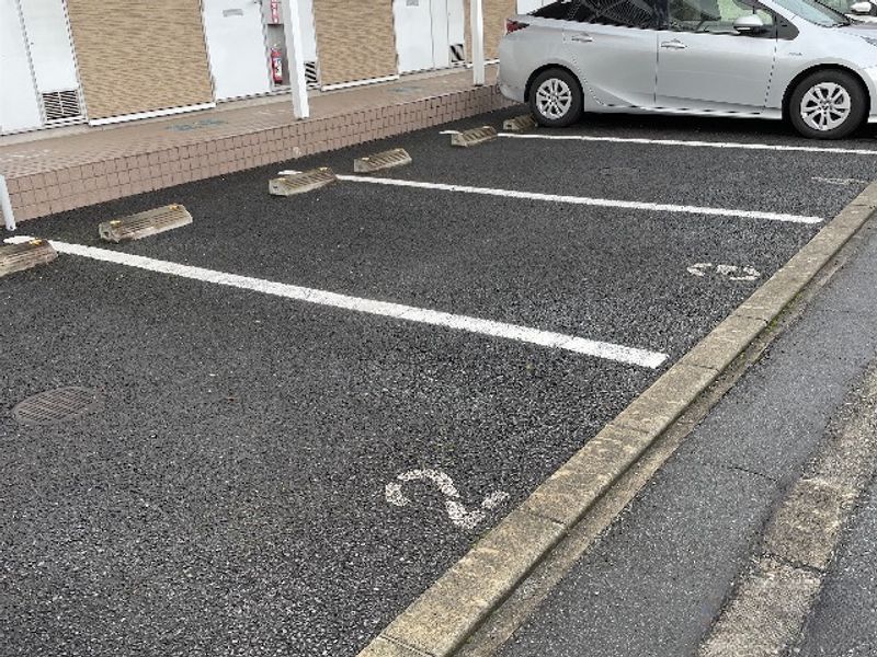 レオパレスシルトクルーテ 駐車場