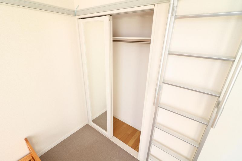 レオパレスプリオール東山 収納