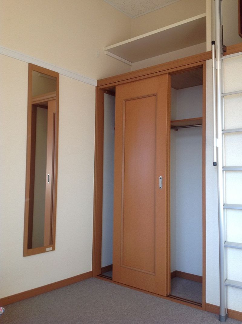 レオパレスメルベーユ 収納