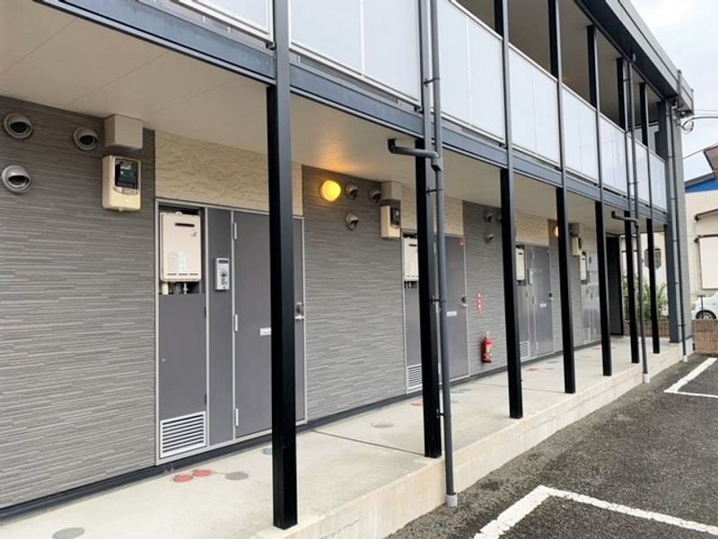 レオパレスクレシア エントランス