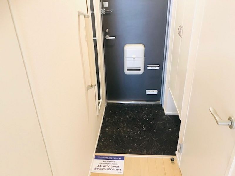 レオネクストパーチェ 玄関