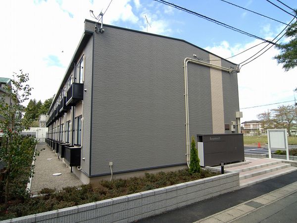 レオパレスクレインヒルズ 外観