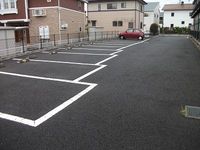 レオパレスラ　ポム　ウルーズ 駐車場