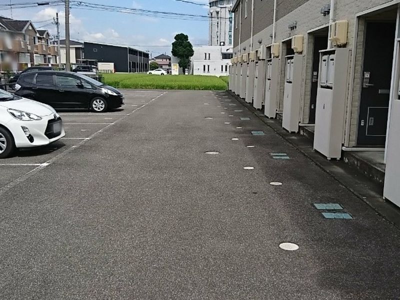 レオパレスネスト　川越 駐車場