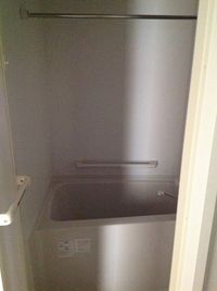 CLEINO Magnolia Bathroom