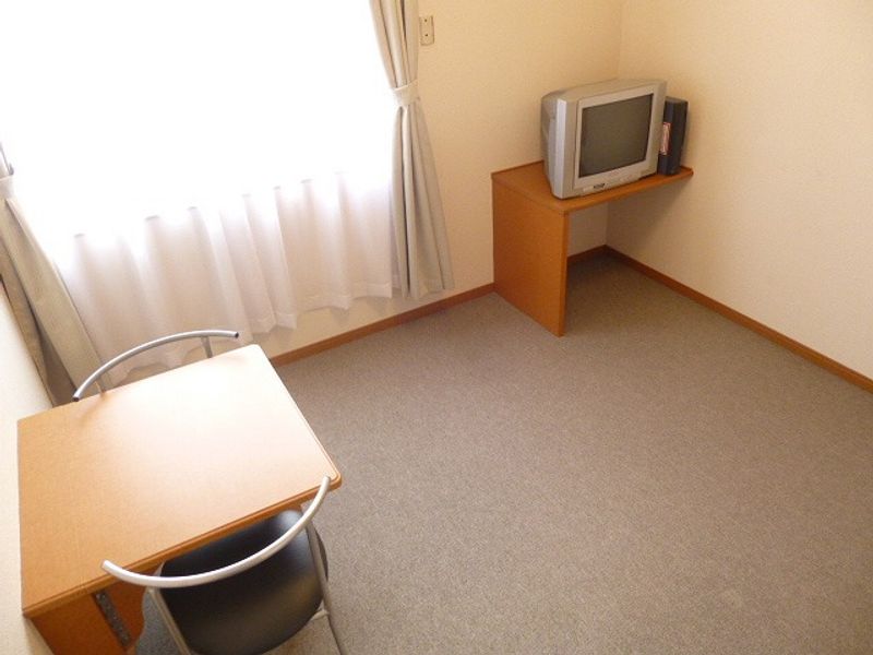 レオパレス三山 居間