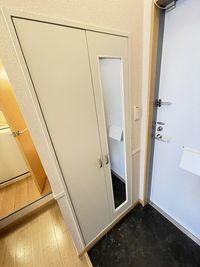 レオパレスグレイス 玄関