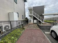 レオパレスＭｕｎｄａｋａ エントランス