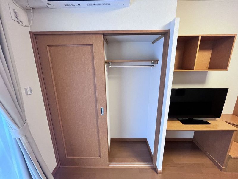 レオパレス長根 収納