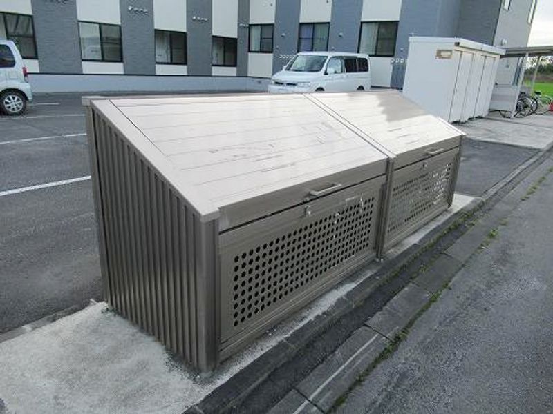 レオパレスレジーオ　ベニヤ 共用部分