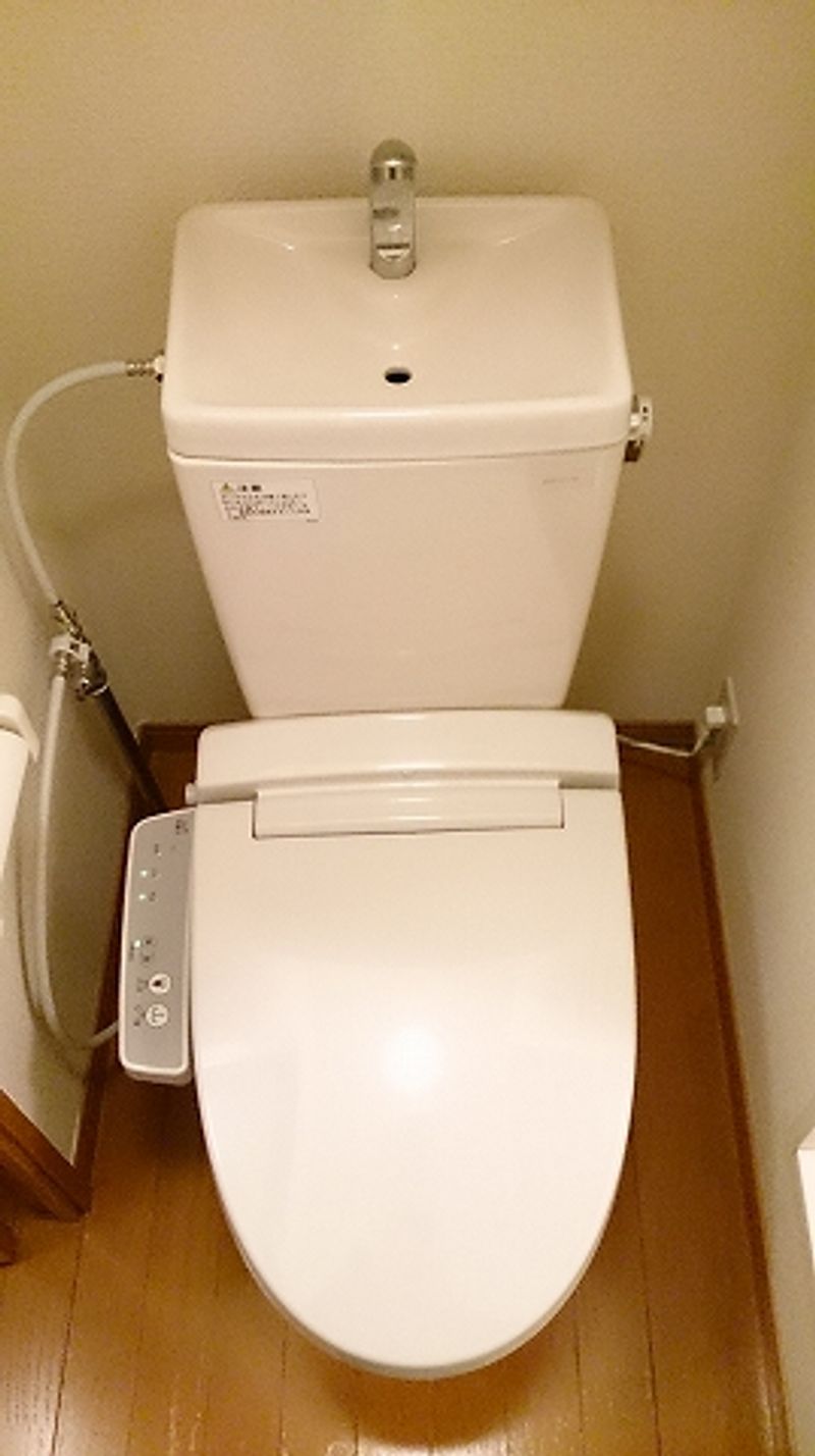 レオパレスエルピュール トイレ