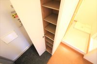 レオパレス清水 玄関