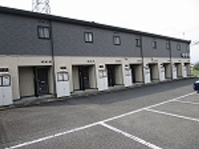 レオパレスフォ−レストⅡ 駐車場