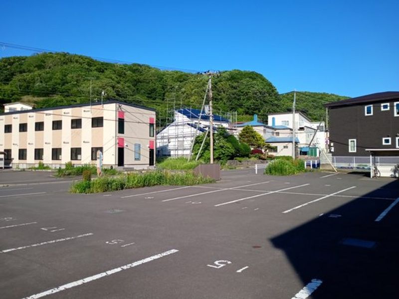 レオパレス三田 駐車場
