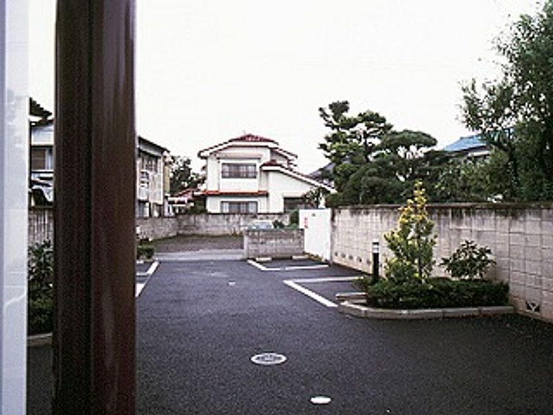 レオパレス北高崎 駐車場