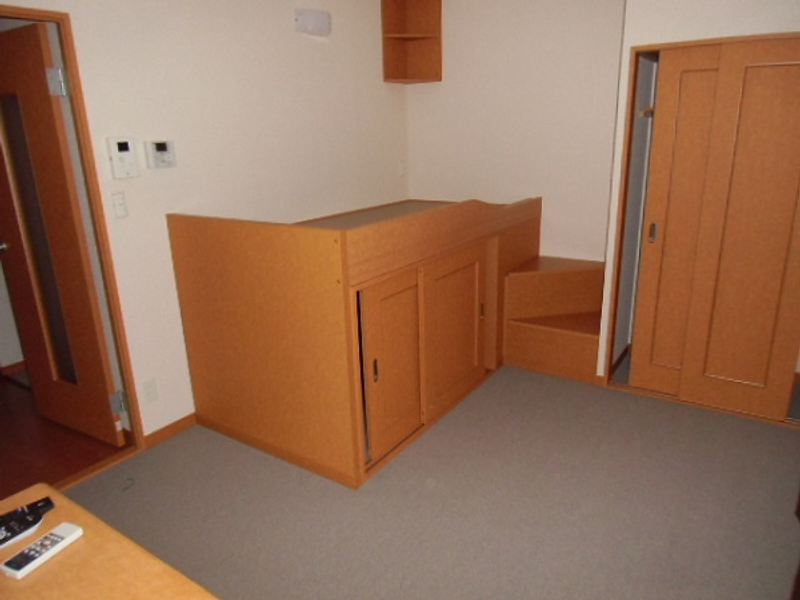 レオパレスサニースペランツィア 居間