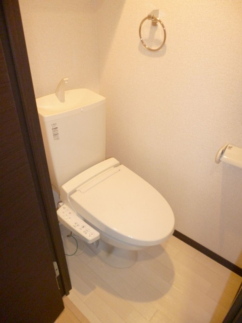 LEONEXT Shin Corpo Urayasu Toilet