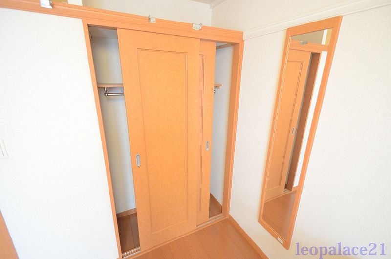 レオパレスプランタン弐番館 収納