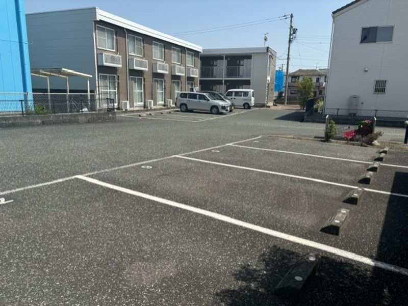 レオパレスビオラ 駐車場