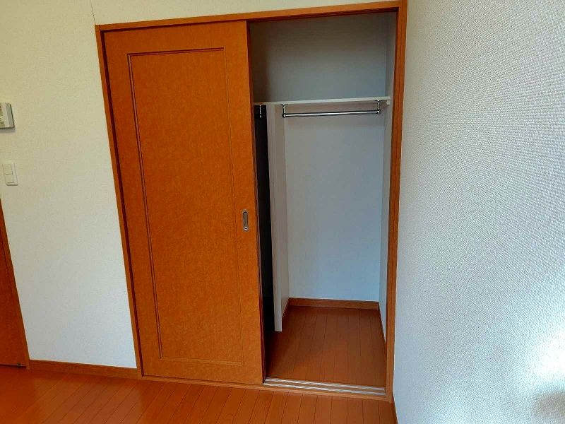 レオパレス小日向 収納
