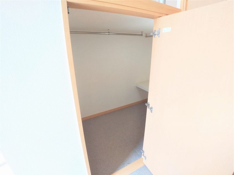 レオパレスヴァンメルベーユ 収納
