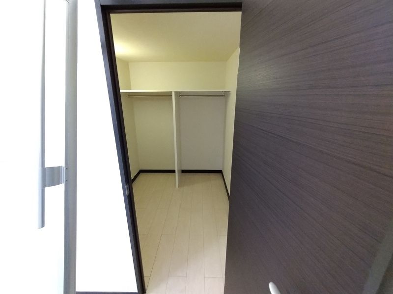 LEONEXT Excel Asahi II Kho lưu trữ