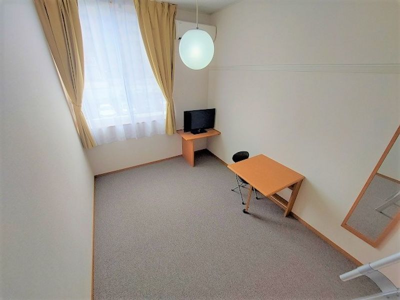 レオパレス新中町Ｒ 居間