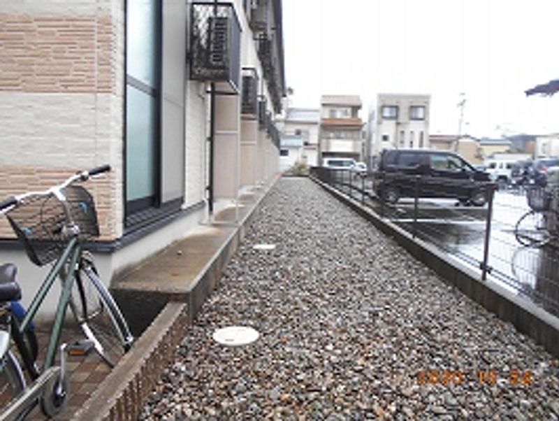 レオパレス田原町 庭