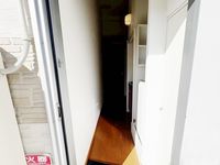 レオパレス西京 玄関