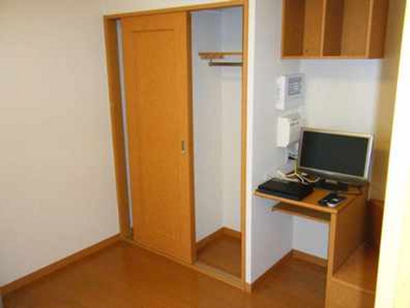 レオパレスＦ　ファミーユ 居間