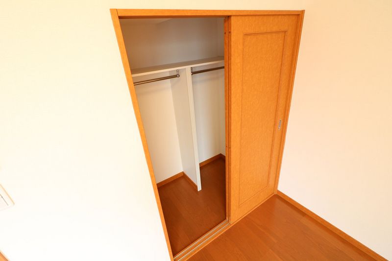 レオパレス磐手 収納