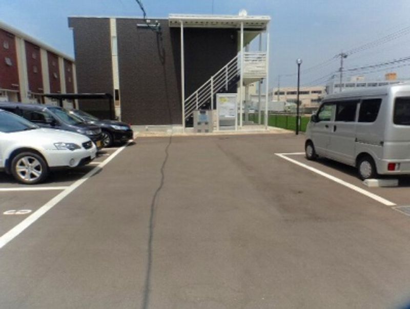 レオネクストサンライズシルク 駐車場