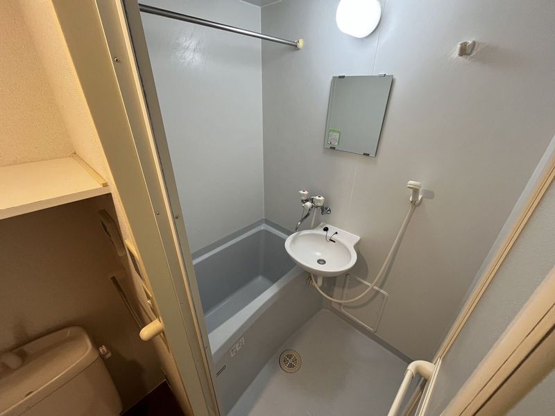 leopalace Shellfield Yamagoe Bathroom