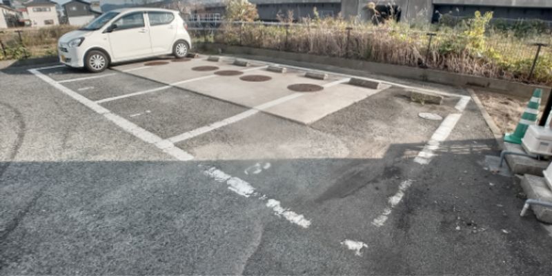 レオパレスゆたか 駐車場