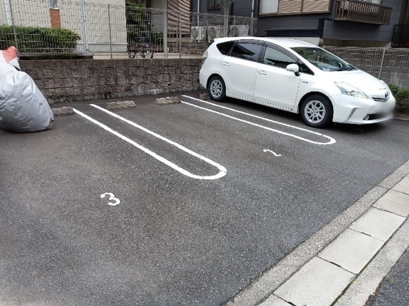 レオネクストグリーンヒルズ鳴海 駐車場