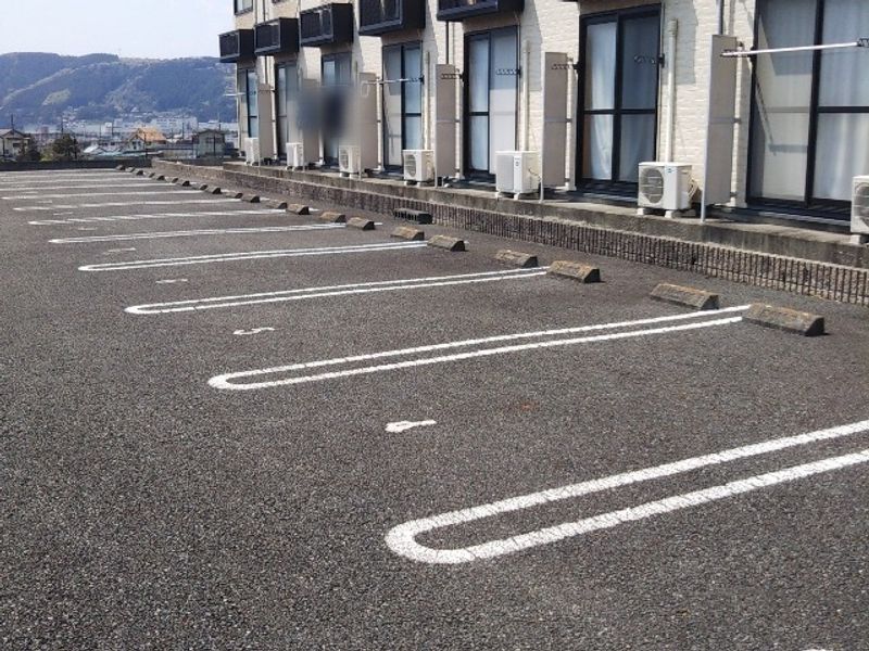 レオパレス夢 駐車場