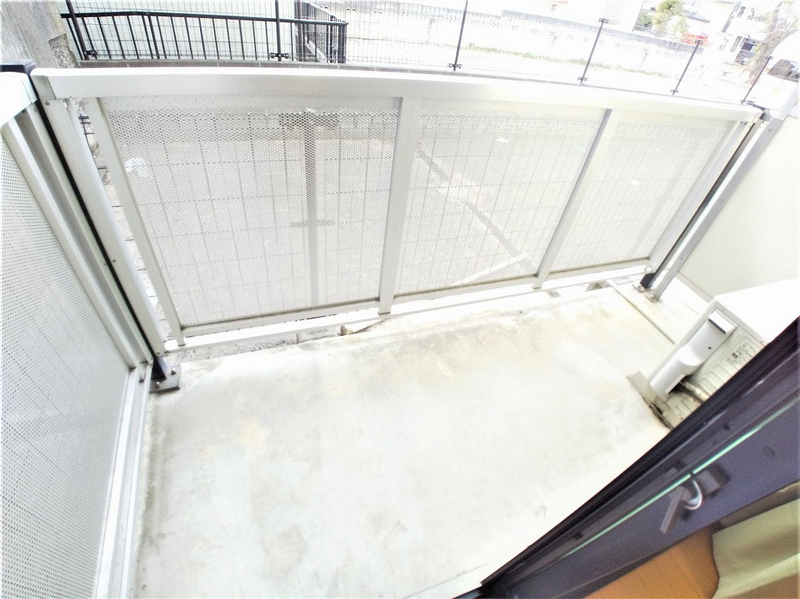 レオパレス喜沢美園 バルコニー