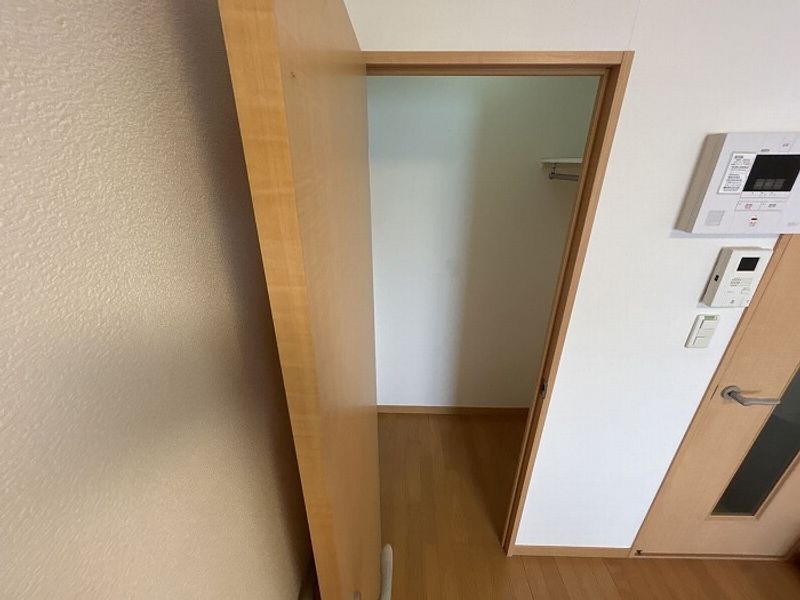 レオパレス三ヶ田 収納