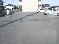 レオパレス明野 駐車場