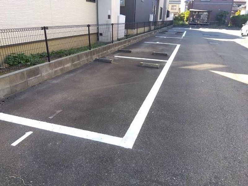 レオパレスリオ 駐車場