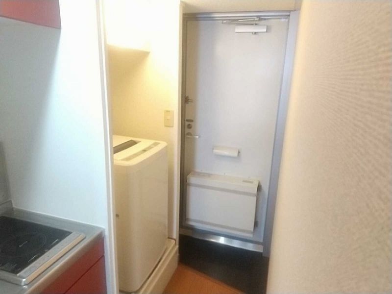 レオパレスメイフラワー 玄関