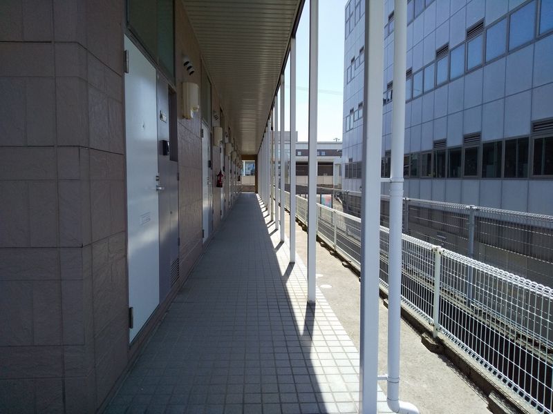 レオパレスニューケルビン５ エントランス