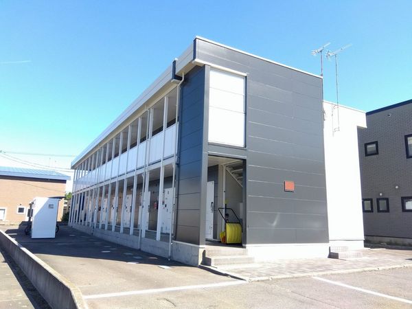 レオパレスウェストタウン 外観